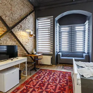 3* Otel Miro Mansion